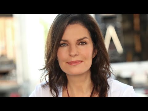 SEXY PHOTOS OF SELA WARD