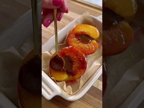 This Single Serving Olive Oil Baked Peach is the perfect way 🍑🍨