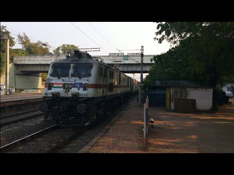 22951-Bandra Terminus Gandhidham Express At Full Speed Skip Dahanu Road #indiantrainspeed