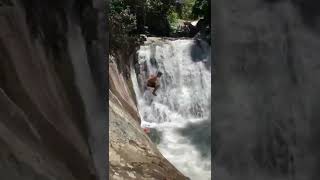 Felipe Coutinho 🍁 na cachoeira do pai e filho no sana!  como diz meu filho "momentos surreais"