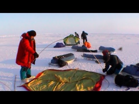 Camp setting in the Barneo base - Geographic North Pole 2002 expedition