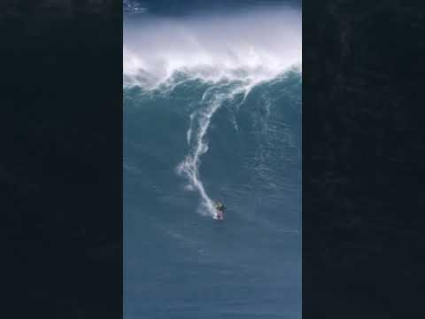 EXTREME BIG WAVE SURFING "JAWS" WAHINE RIDE OF THE YEAR? JUSTINE DUPONT #Shorts