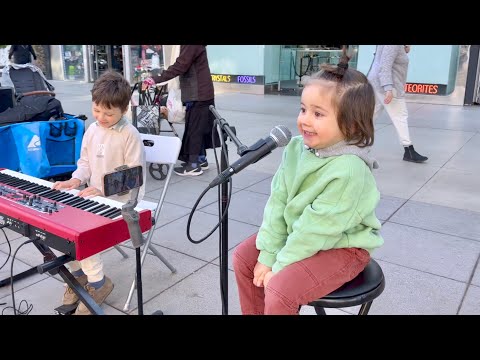 This 3-year-old SINGER AMAZED everyone | Moon River - From "Breakfast at Tiffany's"