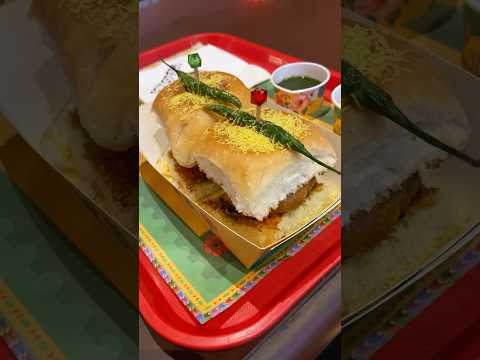 Your fav combo?🤤 #vadapav #masalachai #chinesecombo #northindianfood #manchurian #bestvideo #shorts