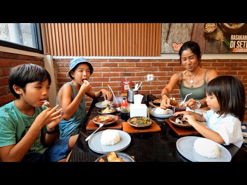 【バリ島ワルン情報 / 180】スミニャック地区・焼きサンバルと揚げ物のお店『Sambal Bakar Indonesia, Sunset Road Bali』