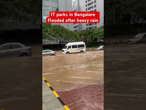 IT parks flooded in Bangalore @OnlineStudy4u