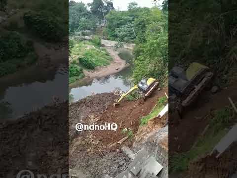 Sany mini excavator flip on landslide while working #sanyexcavator