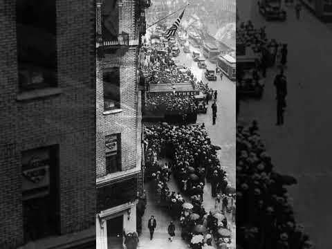 Rudolph Valentino's Funeral #RudolphValentino #oldhollywoodstars #polanegri