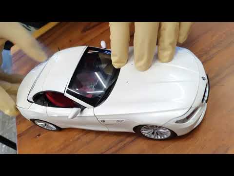 Quick unboxing of BMW E89 Z4 35i by Kyosho 1:18 diecast