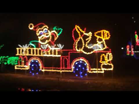 SANTA CLAUS MAKE OUT OF CHRISTMAS LIGHTS #usa #southcarolinalifestyle #christmaslights