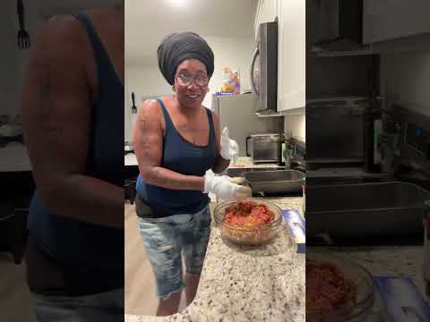 RASTA QUEEN $treasie1  is live! Homemade Meatballs with Cheese inside and Treasie’s homemade sauce