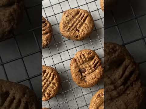 5 ingredient Chocolate Peanut Butter Cookies are DELISH!! #shorts #dessert #peanutbutter