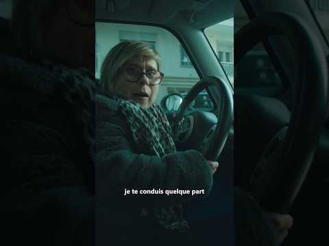 Elodie conduit une voiture ? 😱 #firstshortvideo #pourtoi #humour @ElodieCostaTheVoice10