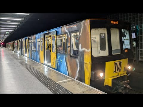 (GRAFFITIED!!!!) Tyne & Wear Metro Class 994 4015 Graffitied Metro Leaving Sunderland Station! 🚇✏️✏️