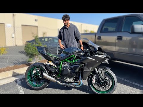 Installing GREEN CARBON FIBER WHEELS on My Ninja H2R!