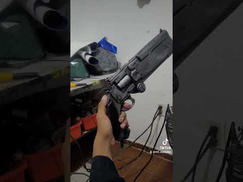 fake gun #cosplay #anime #trigun #fakegun