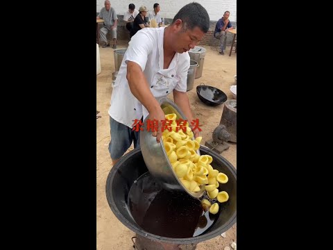 Big table vegetables coarse cereals steamed corn-bread