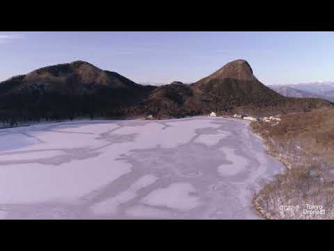 群馬県　凍りついた榛名湖の上空から