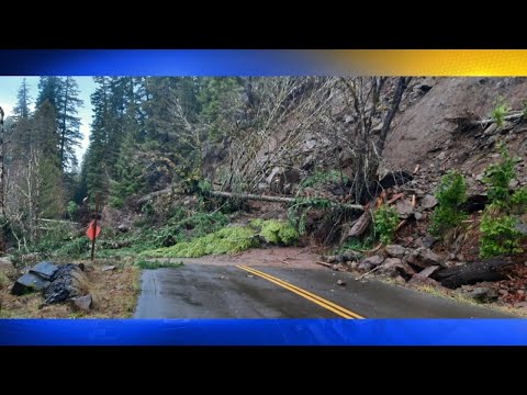 Landslide closes Aufderheide Road