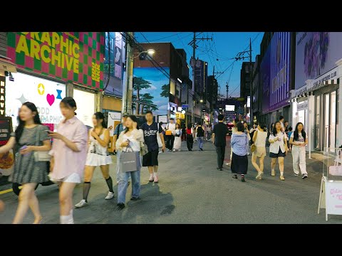 SEONGSU-Dong CAFE Street EXIT 3, SEOUL Hot Spot Saturday Night Walk. Seoul Travel Walker.