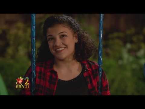 Stuck in the Middle "a Gold Medal Performance" Clip: Laurie Hernandez Pep Talk