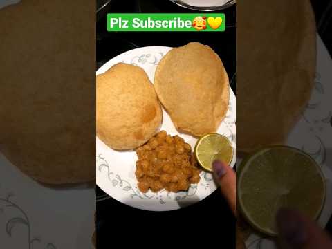 Dinner😍😋|Poori/Chole| #shorts #shortsfeed #viral #trending #ytshorts #dinner #sowmikitchen123