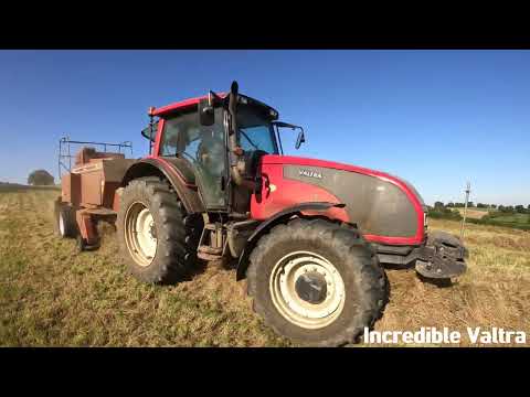 2009 Valtra T151 6.6 Litre 6-Cyl Diesel Tractor (159 HP) with Heston 4750 Trailed Bailer