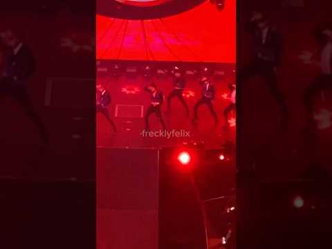 “Red Lights (OT8)” - Stray Kids in Atlanta Day 2 (shorts ver. part 1) #skz