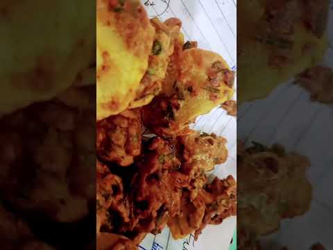 Join me as I savor the deliciousness of homemade pakoras😋🌶 #Pakoralove #FoodieAdventure"