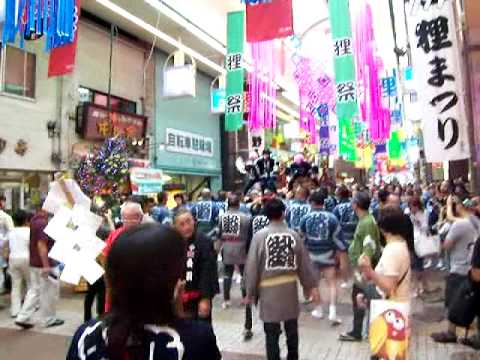 札幌貍小路祭 抬神轎