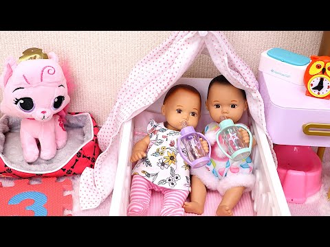 Play Dolls - morning in the nursery with twin babies