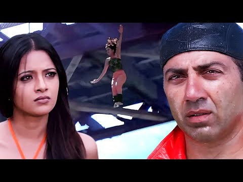 सनी देओल के सामने अपना प्यार साबित करने के कूद गयी लड़की | Sunny Deol | Reema Sen | Jaal The Trap