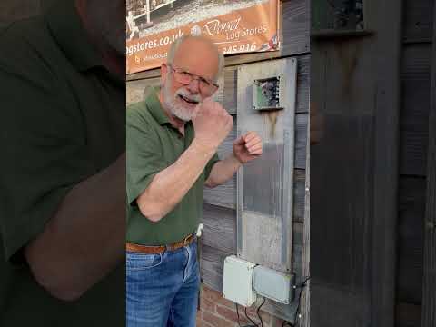 Hey Phill! My VSD Automatic Door is Stuck (1)! #vsd #technology #chickens #poultry