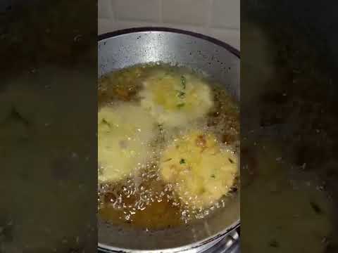 #cholesterol #cooking #oil  #food #tasty #vada #trending #shorts #snacks #evening #easy #like