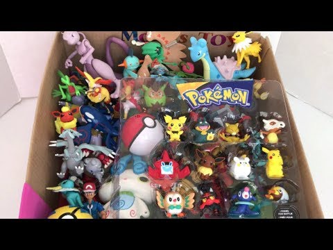 Box of Toys with Names Pokemon XL Multi Figure Pack Rowlet Popplio Cubone Eevee Mewtwo Action Figure