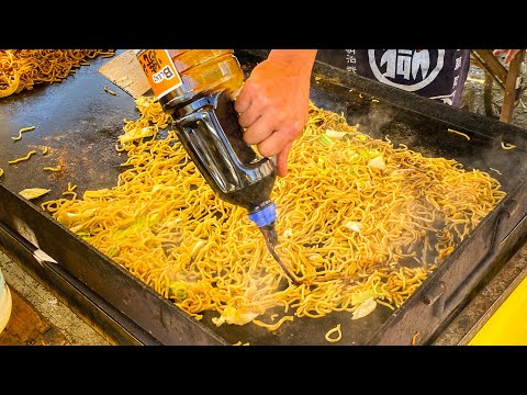 japanese street food - stir fry noodles yakisoba 焼きそば