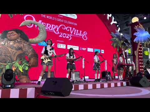 20241127 Wannabe - Spice Girls (Performed by Zizters) @CTW Merry Ville 2025