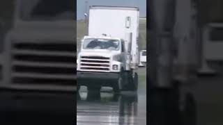 Truck Skid #rulesoftheroad #trailer