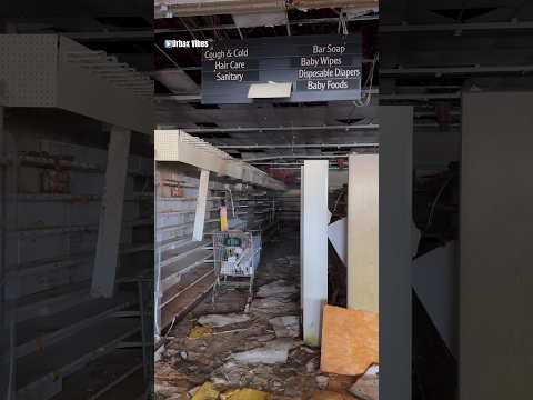 Apocalyptic abandoned grocery store fighting the elements as it decays for 6 years!