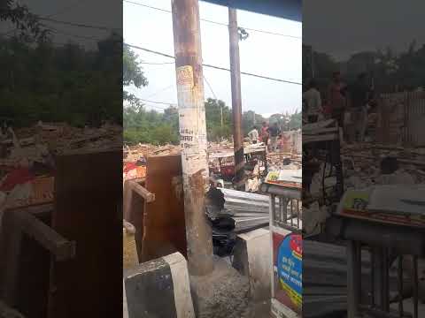 Unbelievable footage from lucknow #lucknow #demolition