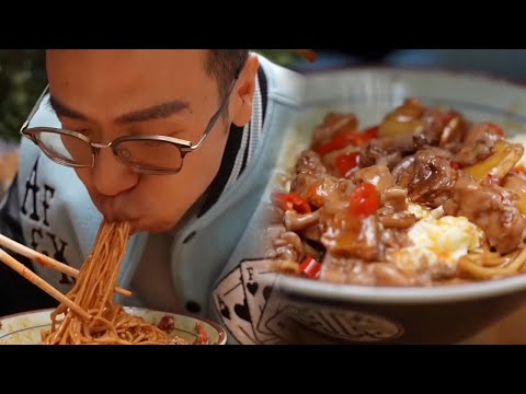 挑战爆辣自贡面，肉臊子辣椒铺满，辣得满头汗 | 吃八方 | 美味四川