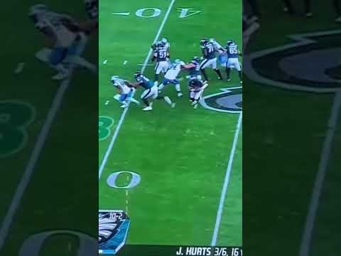 Jalen Hurts scrambles & THROWS A DART to DeVonta for 27-yards 🦅🔥 Eagles vs Panthers Highlights