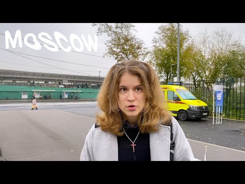 Russian lady can't stop praising Putin in a street interview