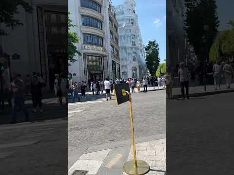 Louis Vuitton Flagship Store in Paris!