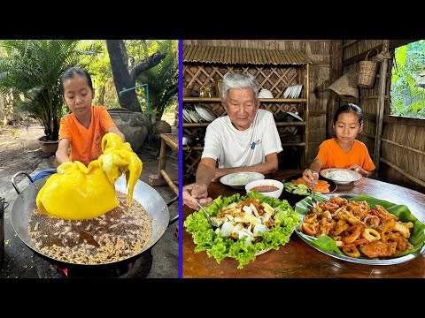 Smart girl Pich cook big octopus for grandpa - Cooking with Sreypich