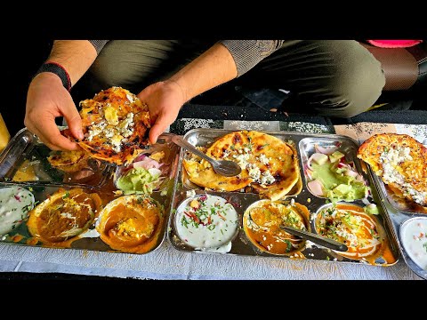 Raju Chur Chur Naan Wala | Raju Ke Chur Chur Naan Aur Dal Makhni Aur Shahi Paneer | Delhi Food Tour