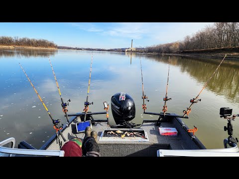 Fishing a GIANT RIVER in FRIGID TEMPS!! (Catch and Cook)