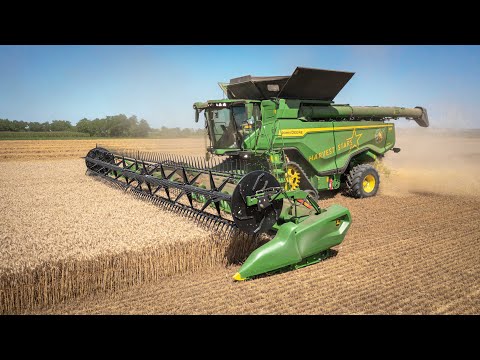 The first John Deere X9 1100 in Italy - 100t/hour combine | Harvest Stars