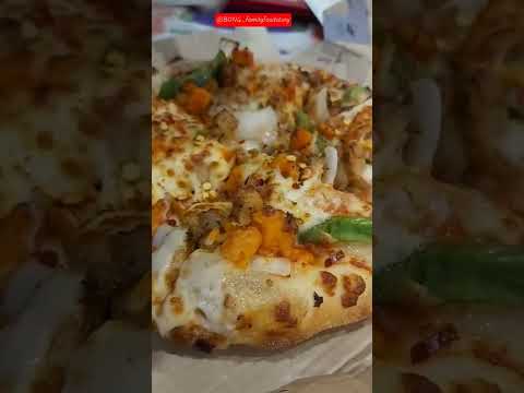 Domino's pizza- domino's pizza review- chicken fiesta review #shorts #trending #bestchickenpizza