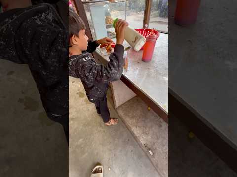 8 years old hard￼working boy selling bread pakora in Bihar #shorts #hardworkingboy #biharstreetfood